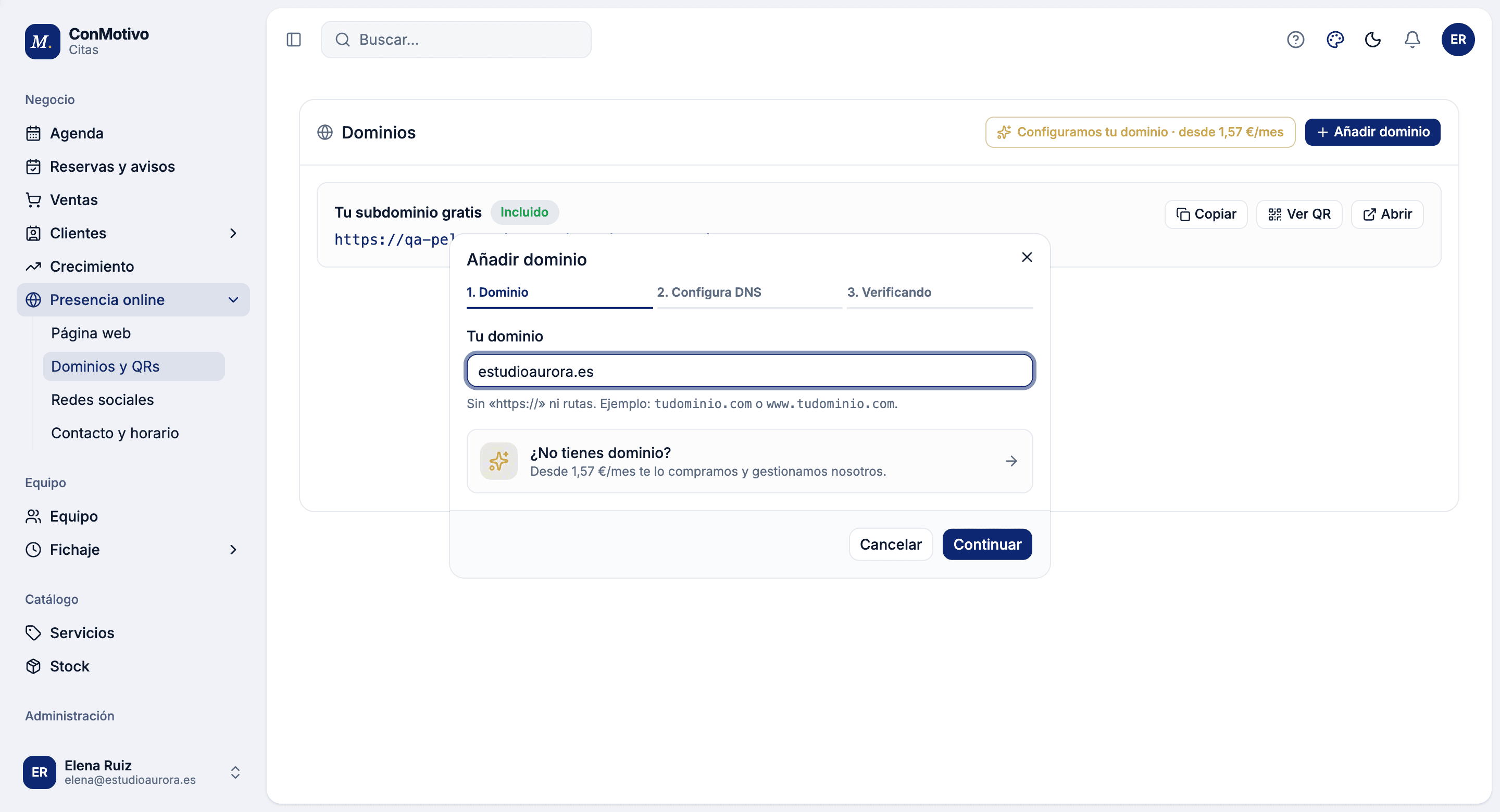 Los dominios y QRs de Con Motivo con el subdominio gratis y el dominio propio